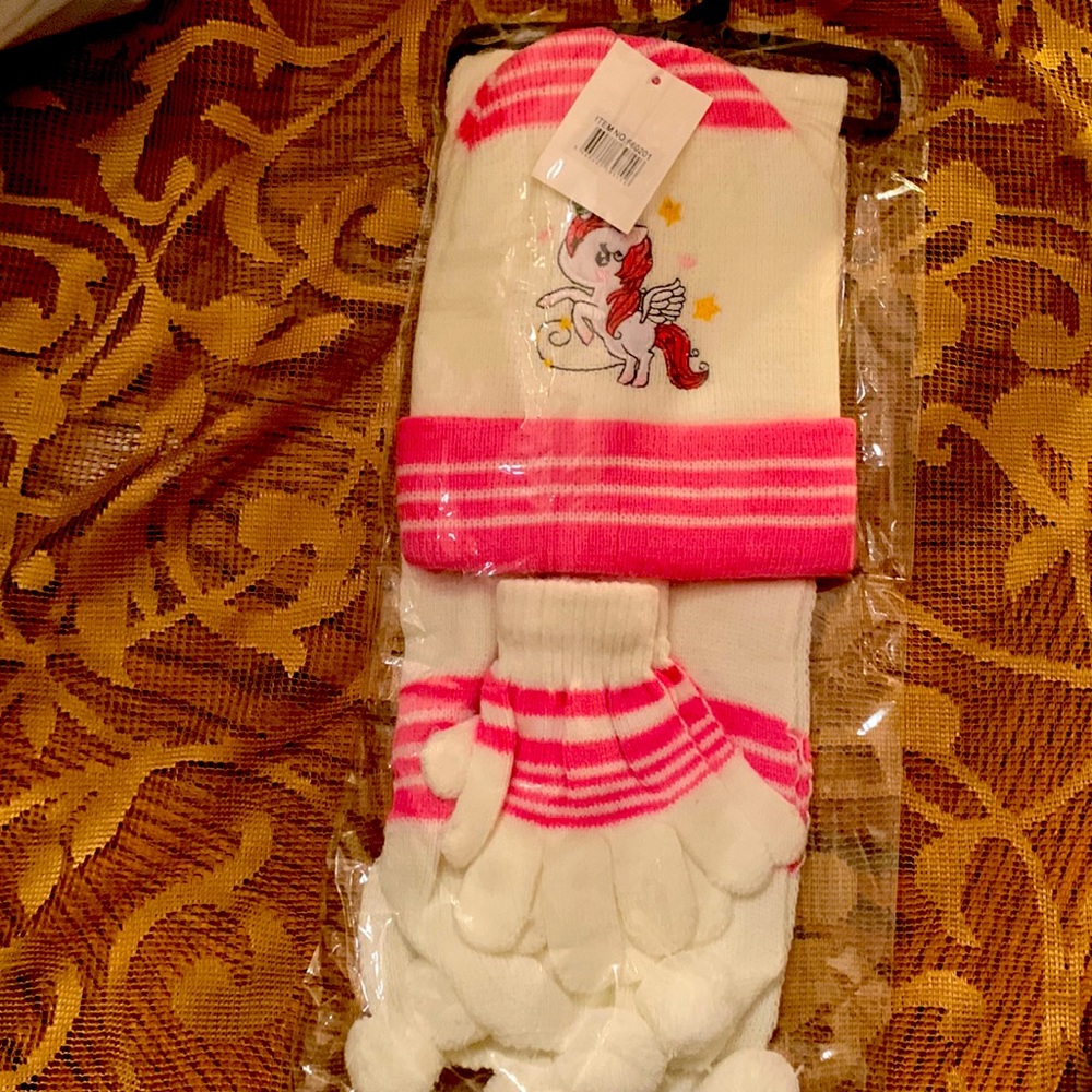 Kids 3 Piece hat scarf gloves set